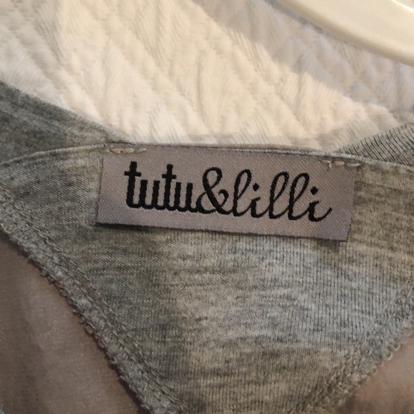 Gray silk tunic top Tutu and Lilly - Picture 2 of 2